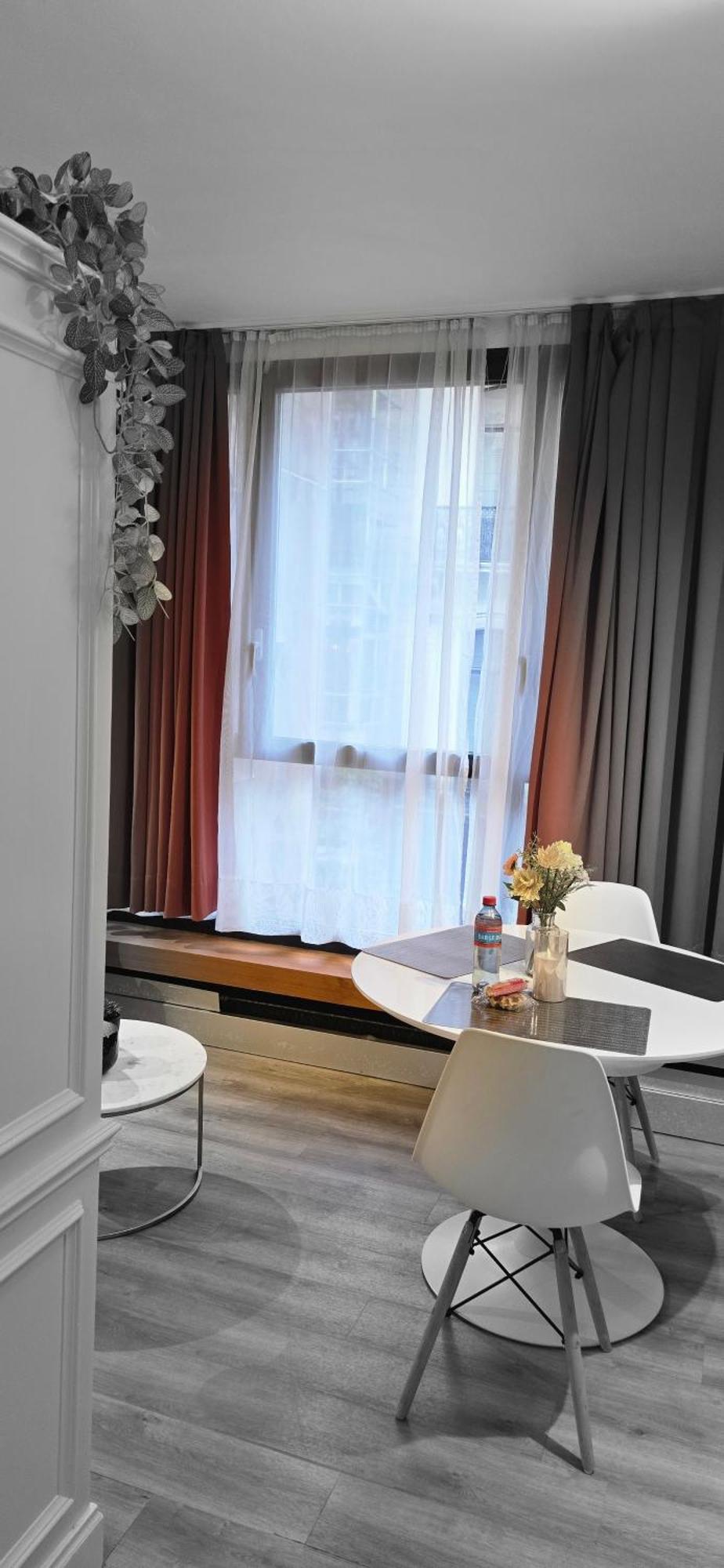 Charmant Appartement Apartment *